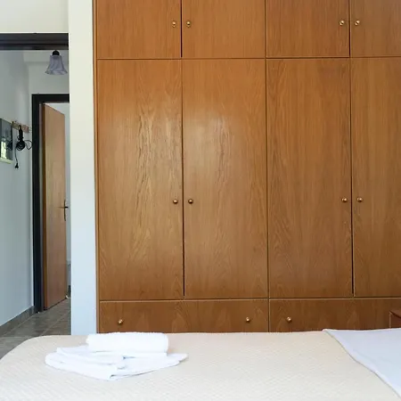 펜션 Ftelia House *