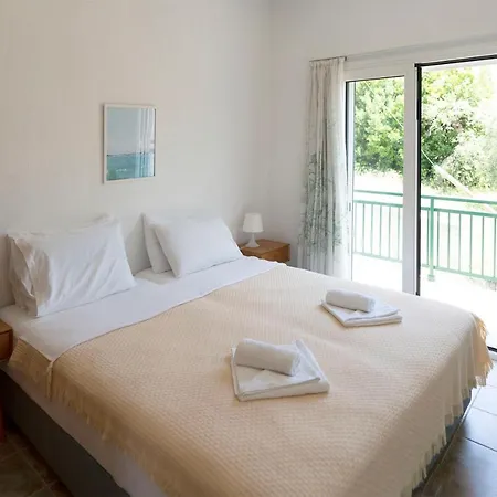 Ftelia House *